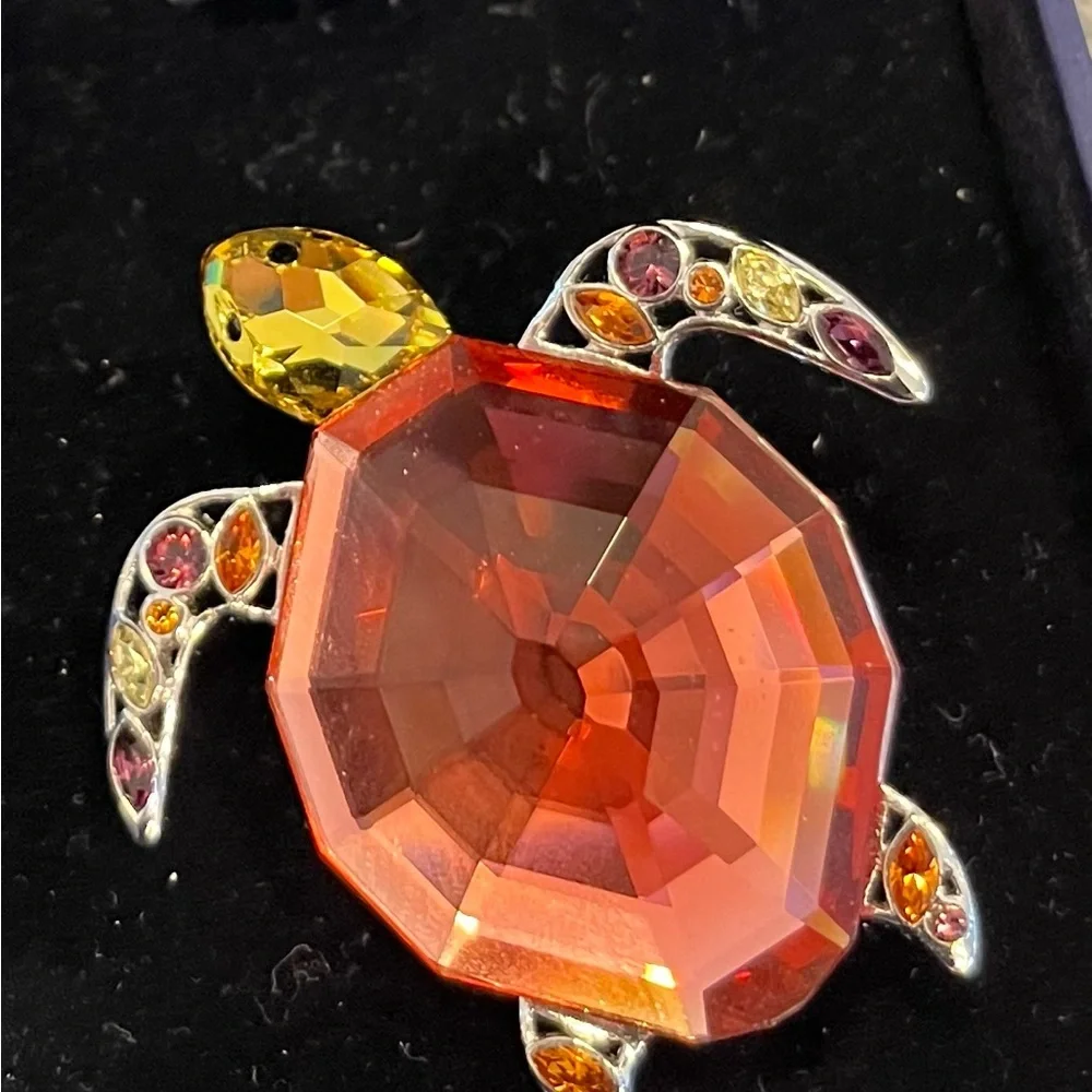 Vintage Swarovski Corporito Turtle brooch. New in box, signed, perfect condition - Picture 6 of 7
